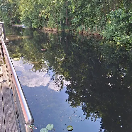 Am Wasser, Bootshaus Сasa de vacaciones *